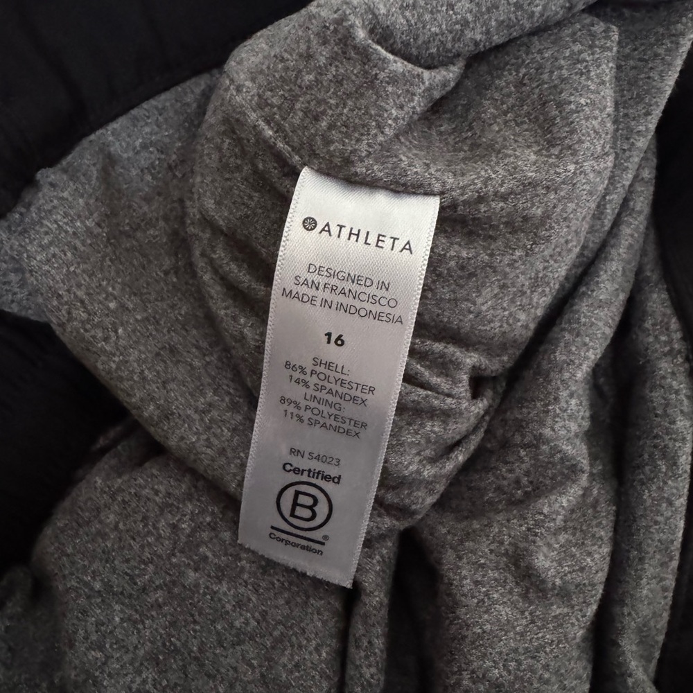 Athleta Chelsea Cargo Lined Utility Pants Black size 16 NWOT - Picture 12 of 12